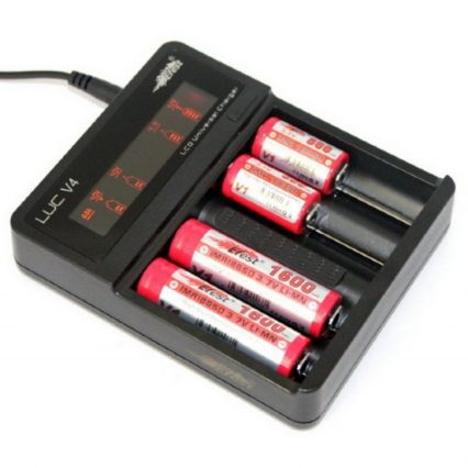 Зарядное устройство Efest LUC V4 с дисплеем на 4 батареи
